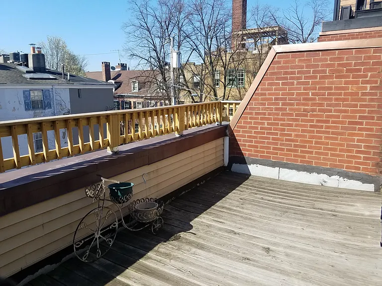 221 Head House Ct — Photo 16