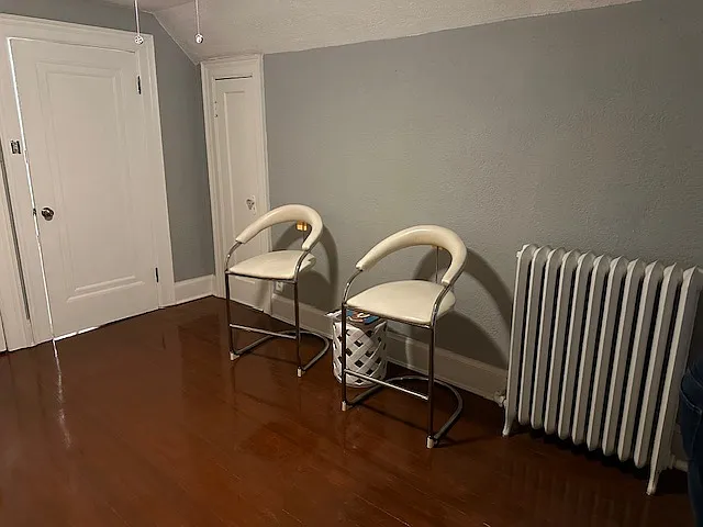 2 bed, 2402 sqft, $2,270 — Photo 2