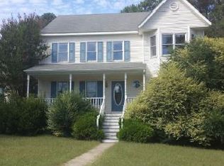 8430 Whirlaway Dr, Midlothian, VA 23112