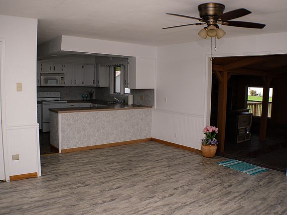 5th image of 303 E Elm St #Tm30