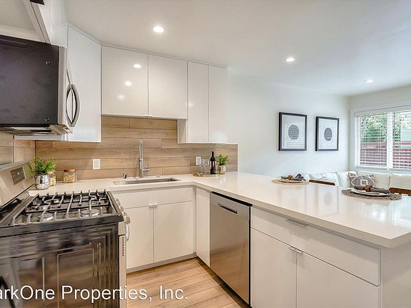 5th image of 835 Cornell Ave #E