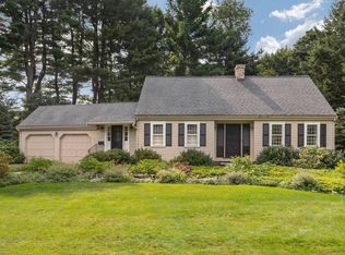 8 Forbes Ln, Andover, MA 01810