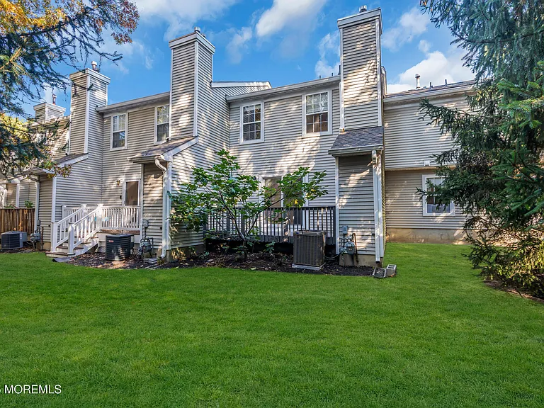 31 Lexington Ct — Photo 37