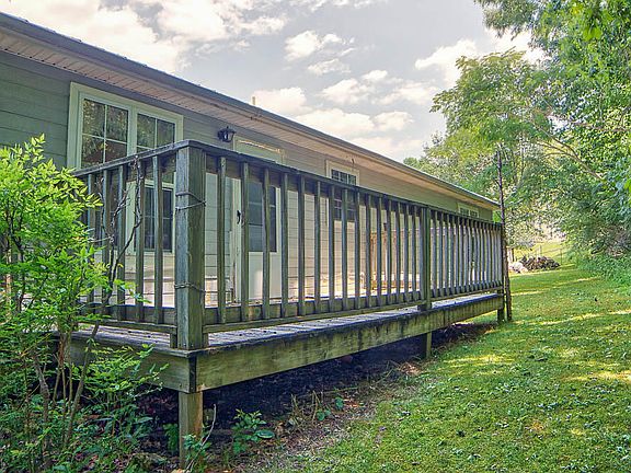 3rd image of 466 Chamber Ln