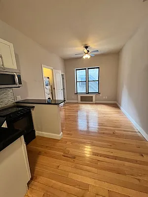 Rented by Manhattan Dwelling Corporation | media 8