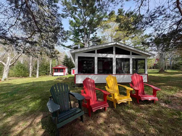 48 Mill Rd, Pictou, NS B0K 2A0