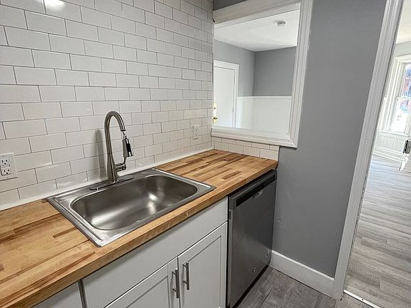 4th image of 89 Dubois St Floor 1