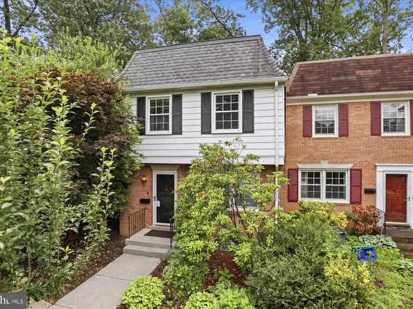 1565 Brookshire Ct, Reston, VA 20190