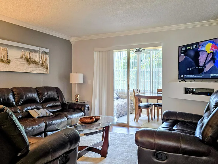 330 NE 26th Ave #3120 — Photo 9