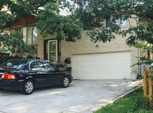 9439 S 84th Ave, Hickory Hills, IL