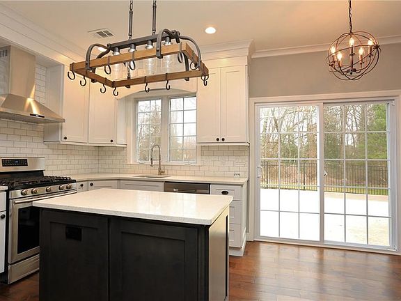 5th image of 62 Gristmill Rd