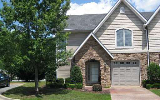3rd image of 416 Oakmont Dr APT C