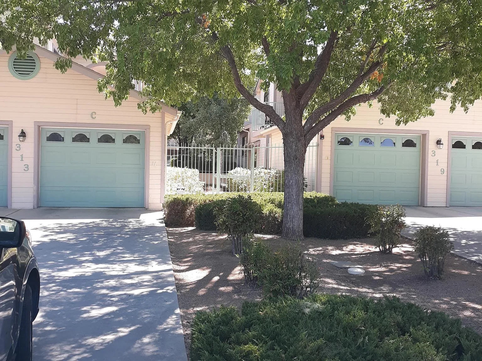 319 S Alarcon St — Photo 2