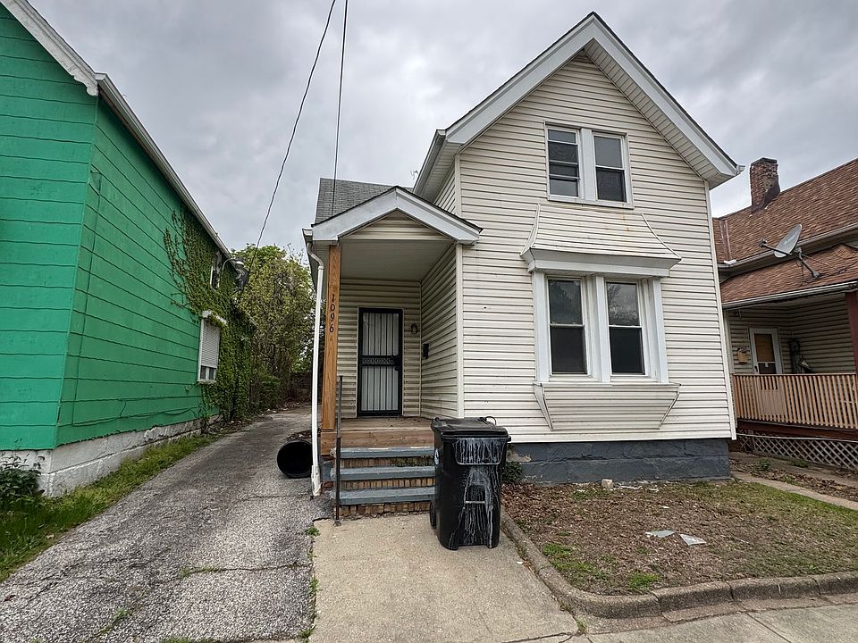 1st image of 1096 E 72nd St