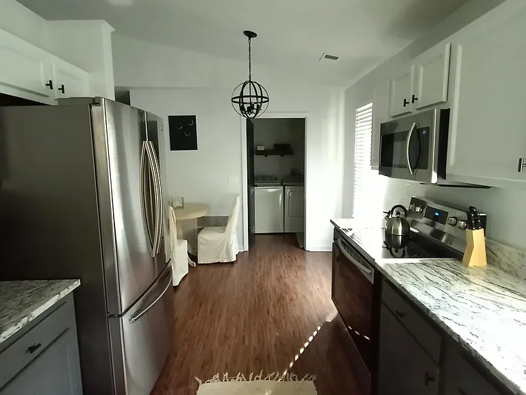 337 E 2nd St — Photo 1