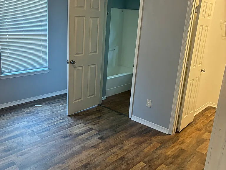 6323 W Adams St — Photo 9