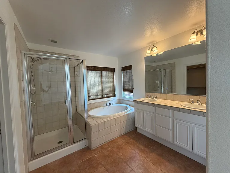 2370 Arbor View St — Photo 21