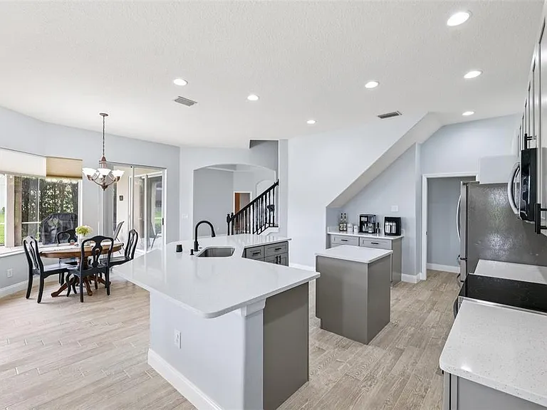 13049 Thoroughbred Dr — Photo 14