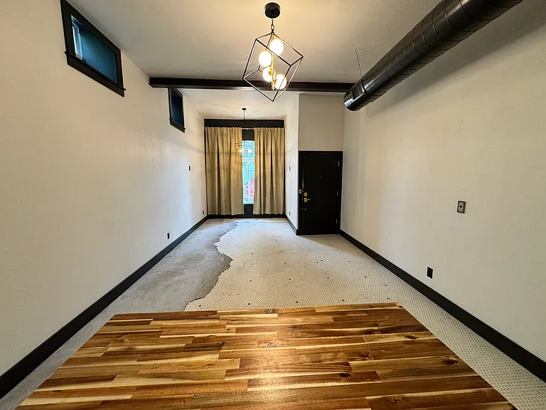 115 E 12th St #4 — Photo 5