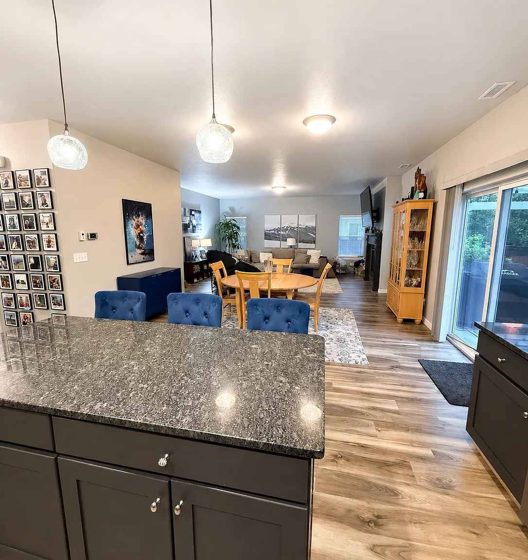 3 bed, 2.5 bath, 2638 sqft, $4,950 — Photo 3