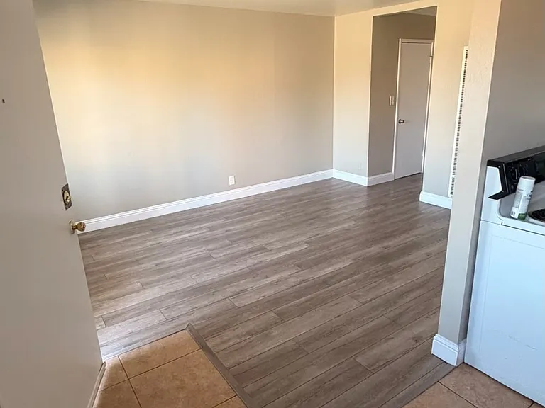 6840 Macarthur Blvd #8 — Photo 5