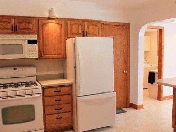 4th image of 1751 Riverview Dr