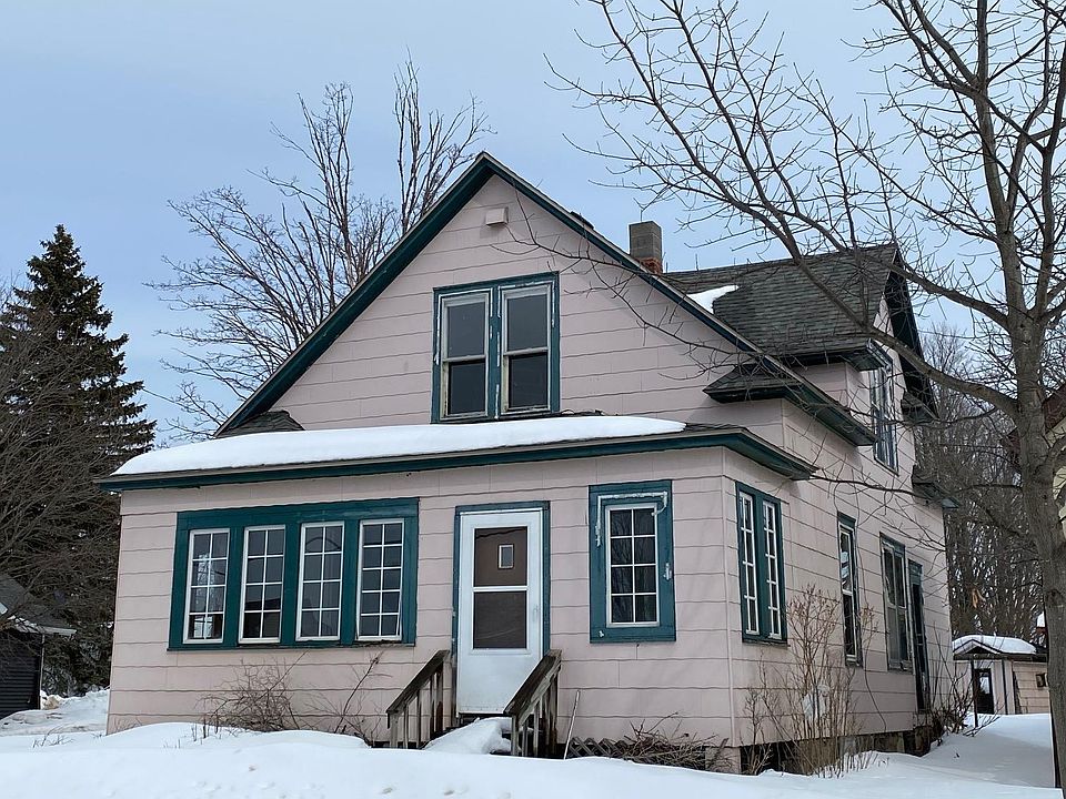 301 Stambaugh Ave, Iron River, MI 49935 Zillow