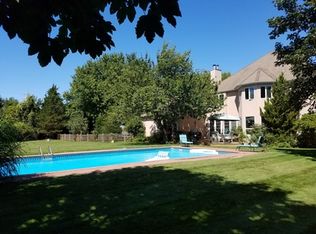 612 N Sea Mecox Rd, Southampton, NY 11968