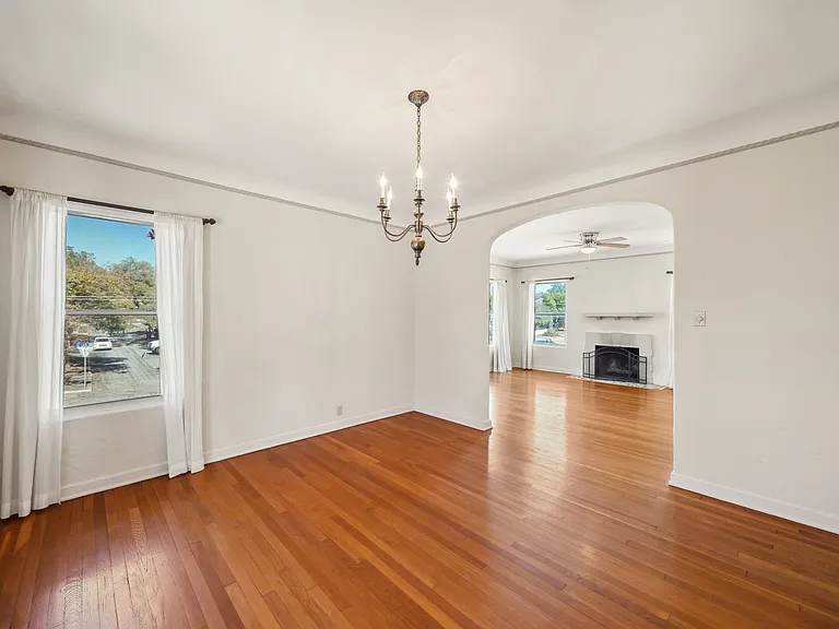 326 E Mistletoe Ave #2 — Photo 10
