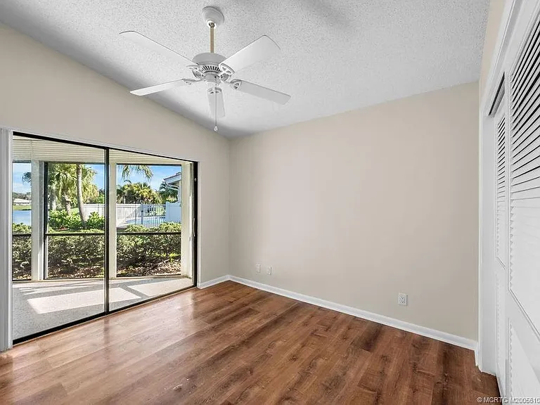 2386 SW Creekside Dr — Photo 4