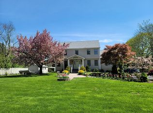 257 Walnut Tree Hill Rd, Shelton, CT 06484