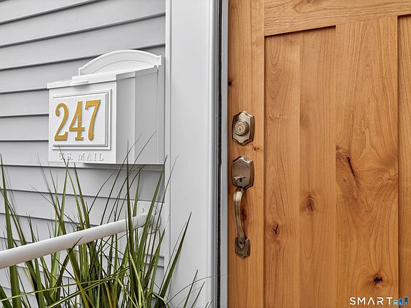 3rd image of 247 Midway Oval