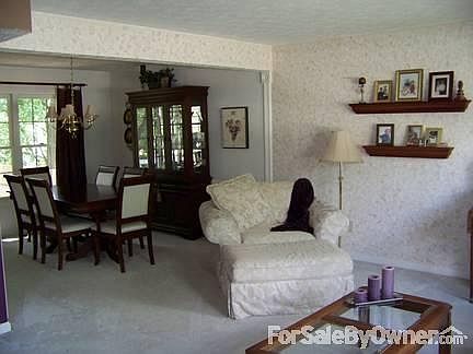 Living room/dining room