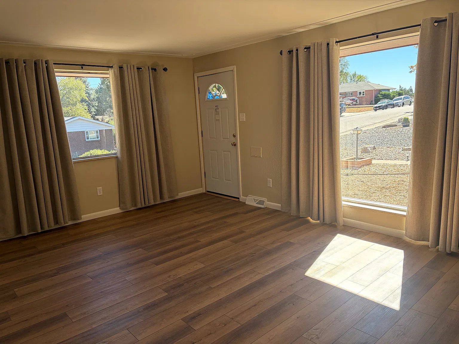 2 bed, 765 sqft, $2,200 — Photo 4