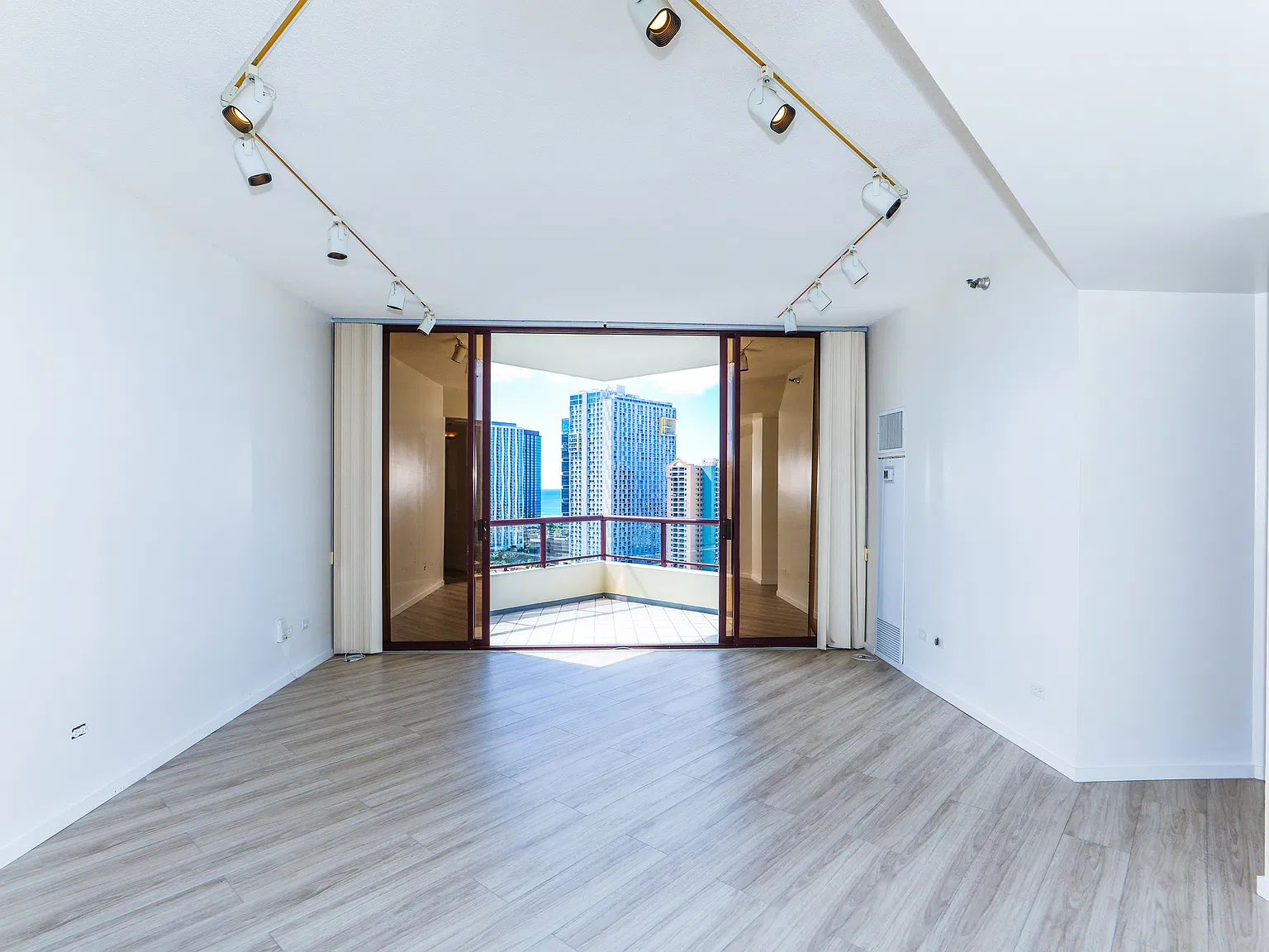725 Kapiolani Boulevard #2402 - 1 — Photo 4