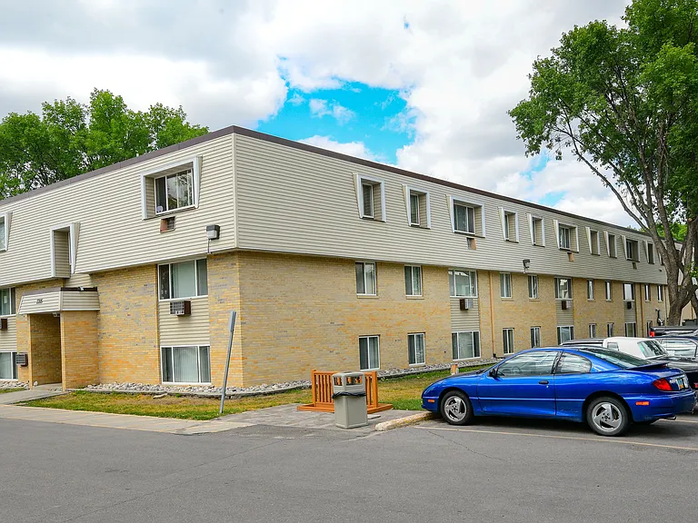 Valley Park Apartments — Photo 11