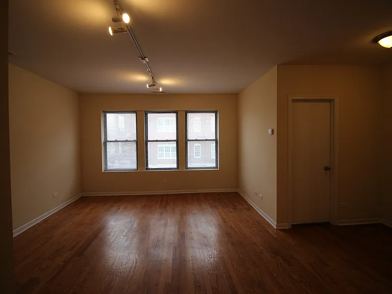 3007 W Lawrence Ave #2 — Photo 5