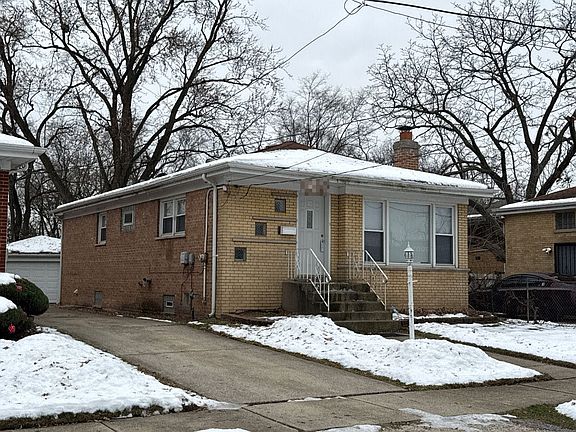 2nd image of 264 W 146th St