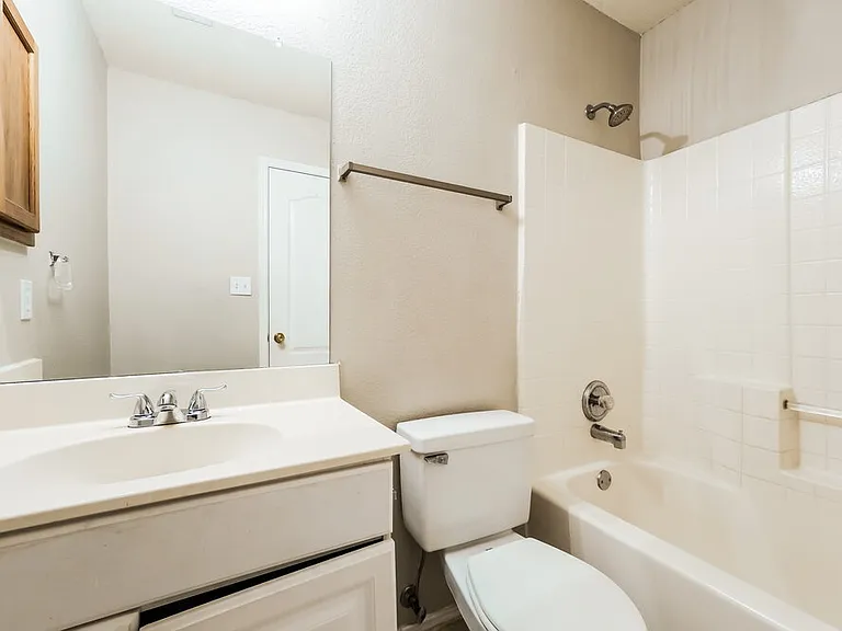 2268 Bresee Dr — Photo 14