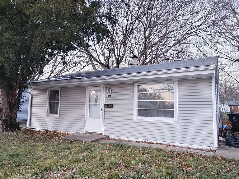 814 E Emerson St — Photo 1