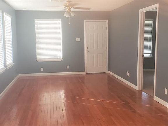 5th image of 705 Clarence St