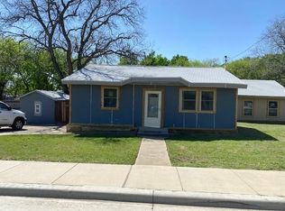 303 S Lakeview Dr, Lake Dallas, TX 75065