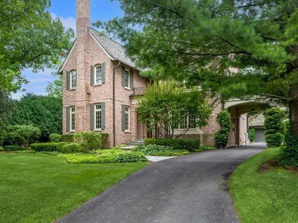 140 Ravine Glade St, Glencoe, IL 60022