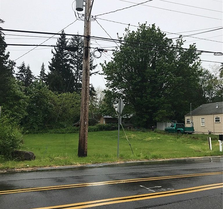 2nd image of 12405 NE 90th St