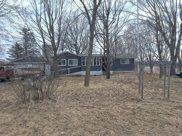 39889 Quinlan Ave, Center City, MN 55012