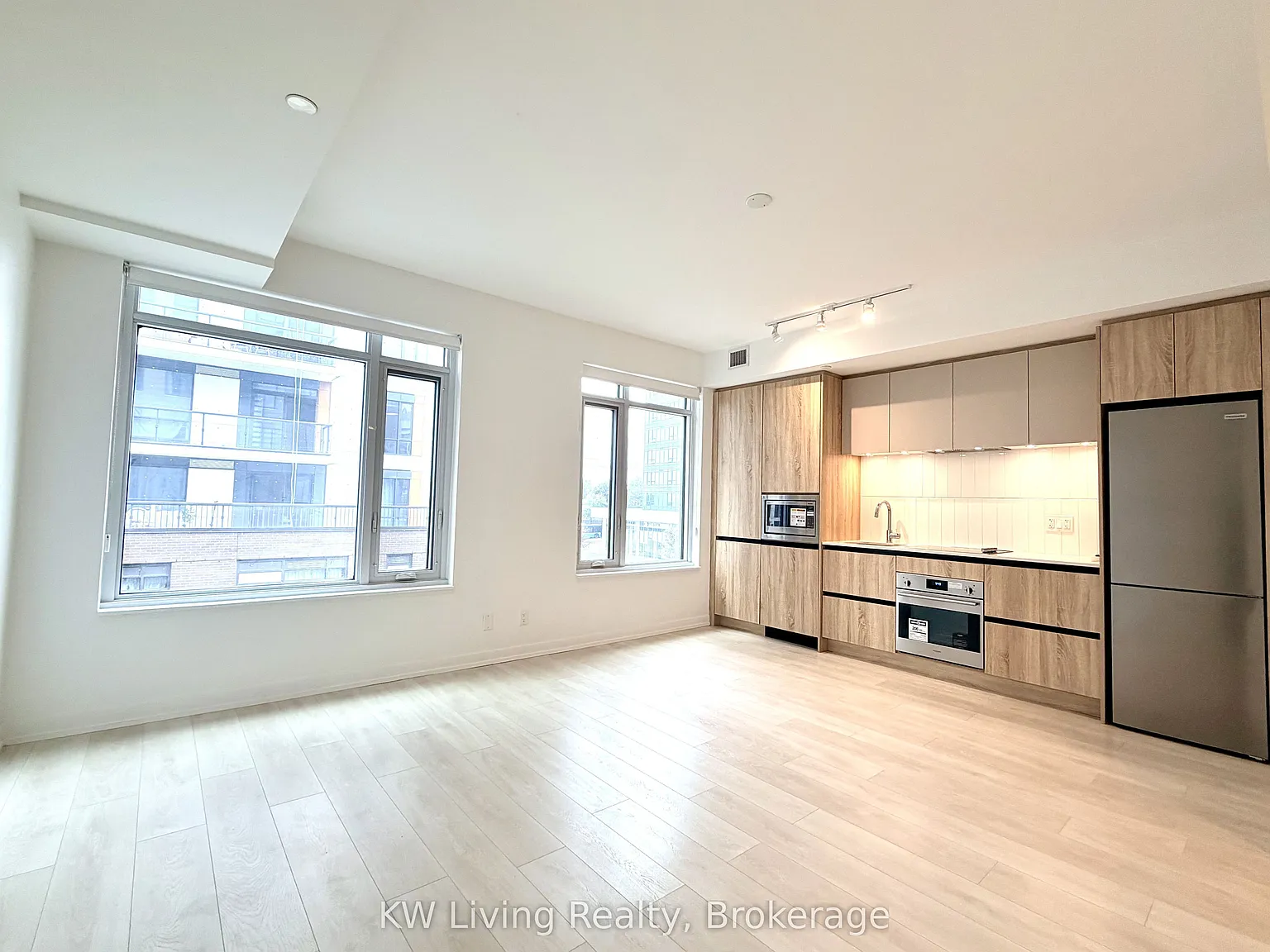 Studio, $1,900 — Photo 2