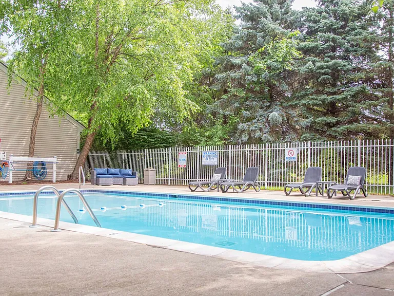 1521 Porter Cir — Photo 11