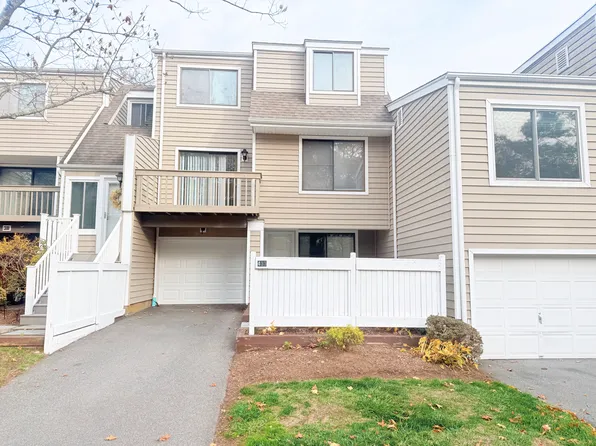 433 Thoreau St #433, Branford, CT 06405