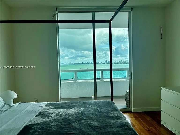 1800 N Bayshore Dr #905 — Photo 15