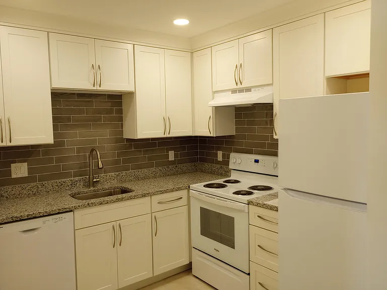 950 S Kanner Hwy #A21 — Photo 3